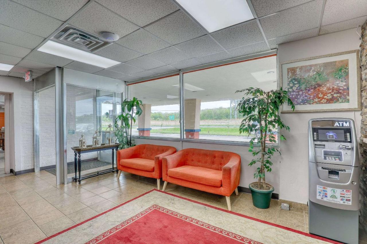 Suburban Studios Neenah-Appleton Екстер'єр фото
